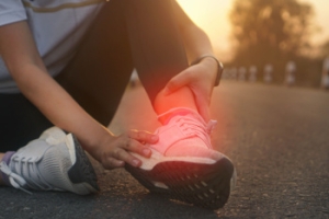 Differences Between Sprains and Strains